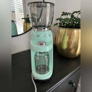 SMEG coffee grinder